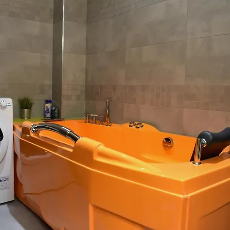New Rooftop With Private Wellness, Sauna & Whirlpool Bath Apartmán Praha