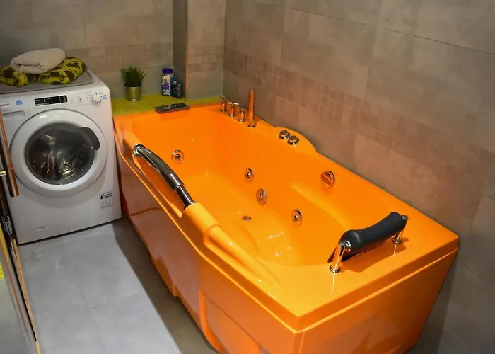 Apartment New Rooftop With Private Wellness, Sauna & Whirlpool Bath