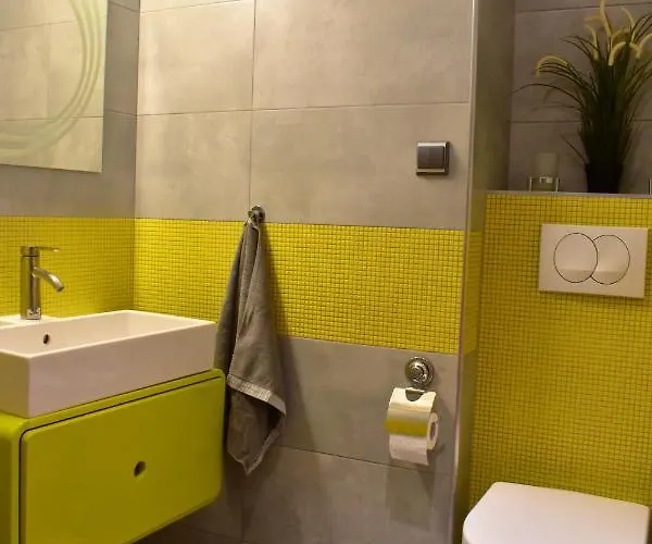 Apartment New Rooftop With Private Wellness, Sauna & Whirlpool Bath Prag