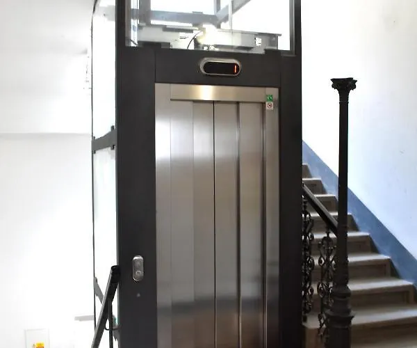 Apartment New Rooftop With Private Wellness, Sauna & Whirlpool Bath *