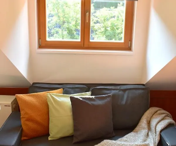 New Rooftop With Private Wellness, Sauna & Whirlpool Bath *